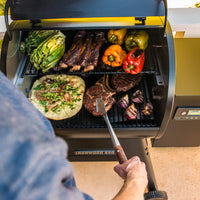 Traeger Ironwood 650 D2 Wood Pellet Grill Smoker BBQ - Free Bag of Pellets Included