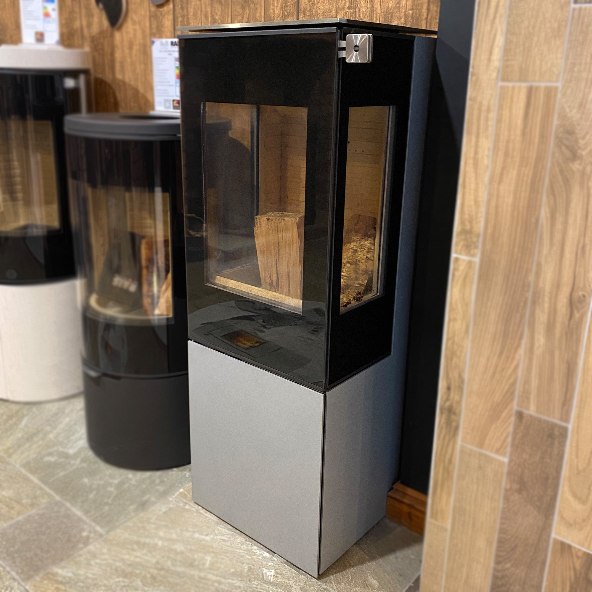 Ex-Display Rais Nexo 120 Wood Burning Stove with CleverAir - Clearance