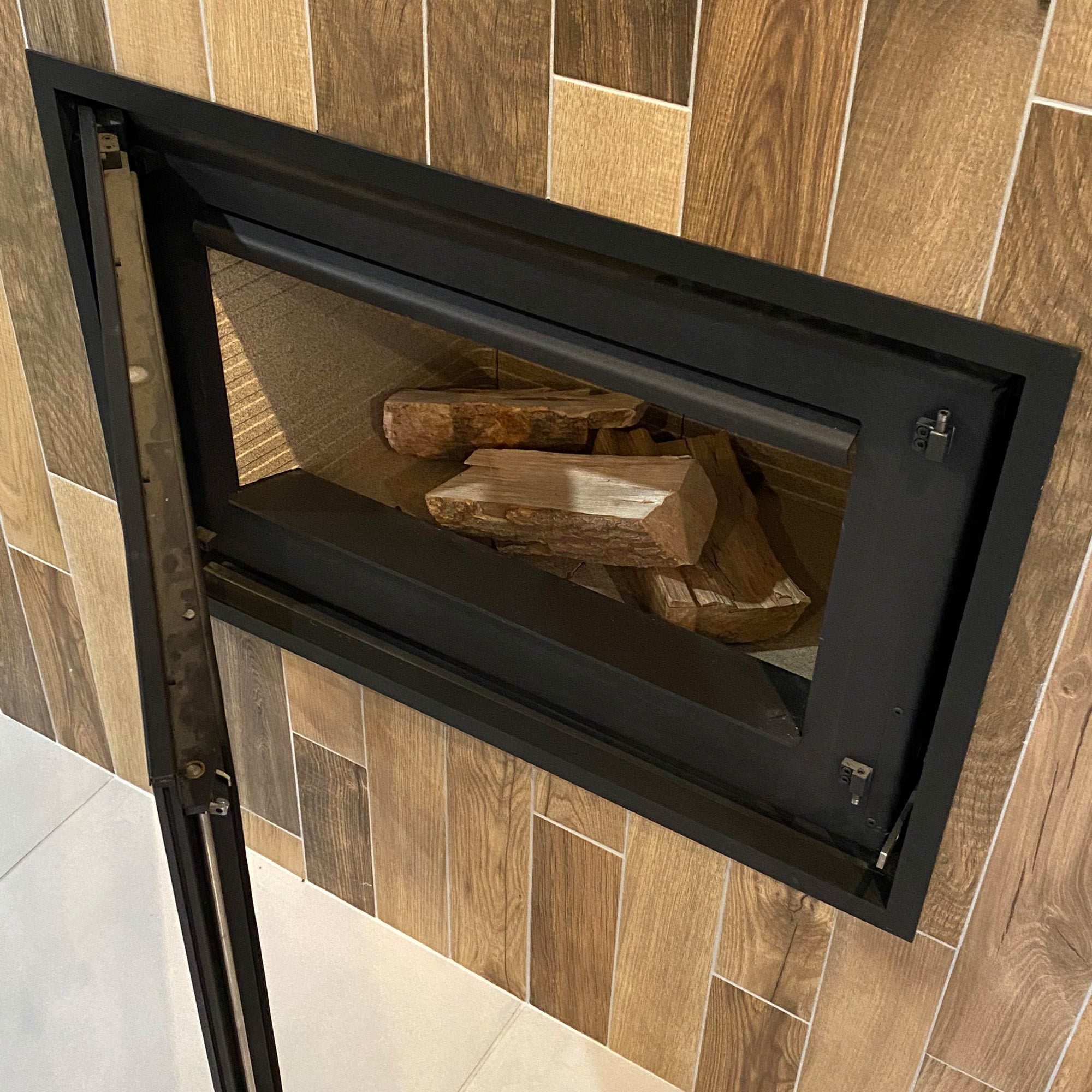 Rais 700 Insert Wood Burning Fire - Ex Display