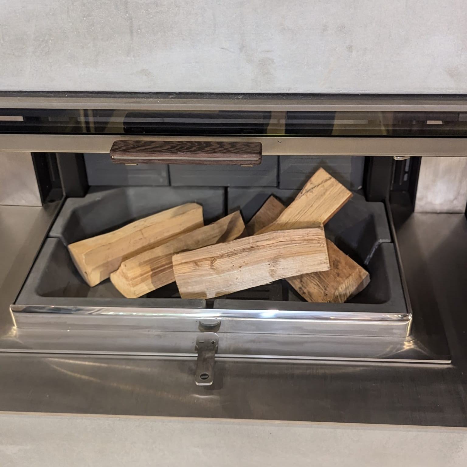 Rais Visio 3 Peninsular Wood Burning Stove With Complete Elements Kit - Ex Display