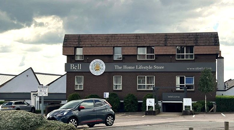 A Lasting Partnership: Bell of Northampton Congratulates Minoli on 65 Years
