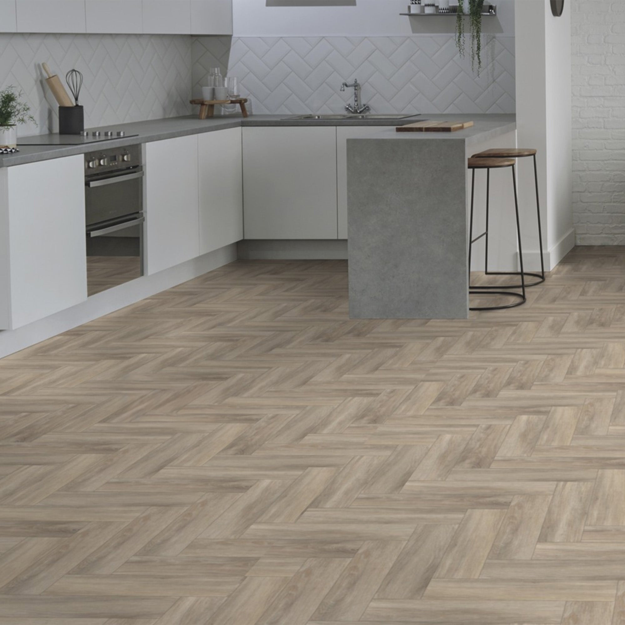 Amtico Signature Large Parquet in Malvern Oak (114 x 457mm) - Clearance