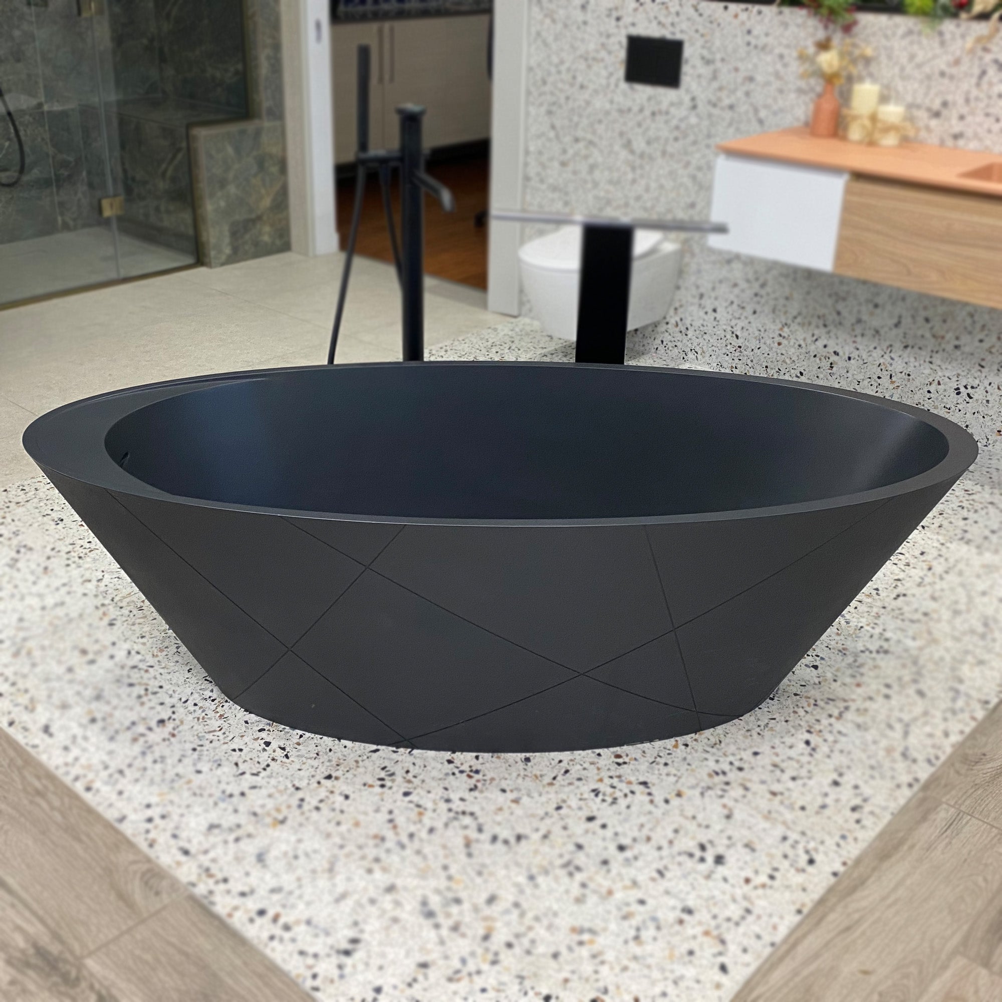 Acquabella Bathtub Opal Quiz in Black - Ex Display