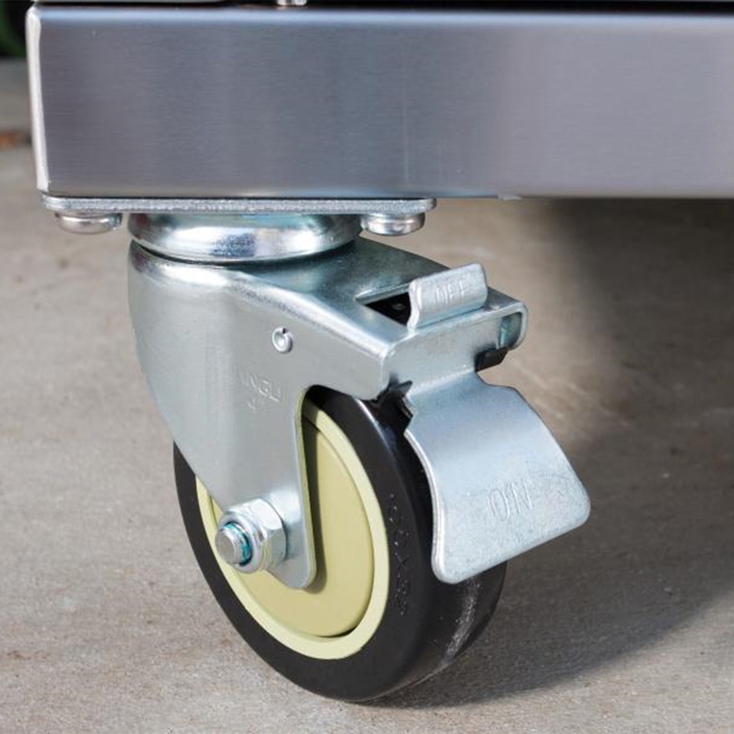 Bull BBQ Outlaw Cart Gas BBQ - 4 Burners