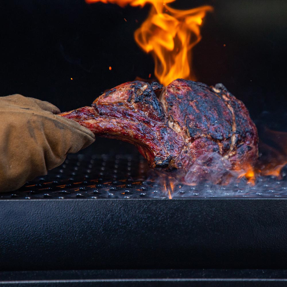 Pit Boss Pro 850 Wood Pellet Smoker - With WiFi Connectivity - Free 6-Piece Cast Iron Cooking Set Included