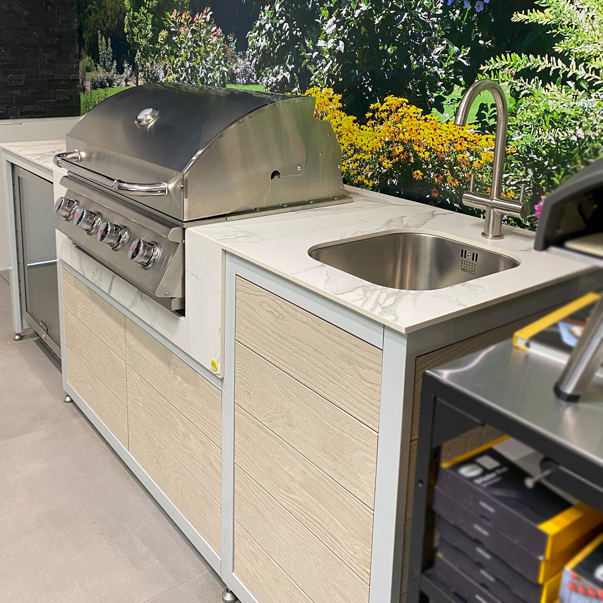 EO Outdoor Kitchen Including Bull BBQ Lonestar Gas Grill and Fridge - Ex Display Model