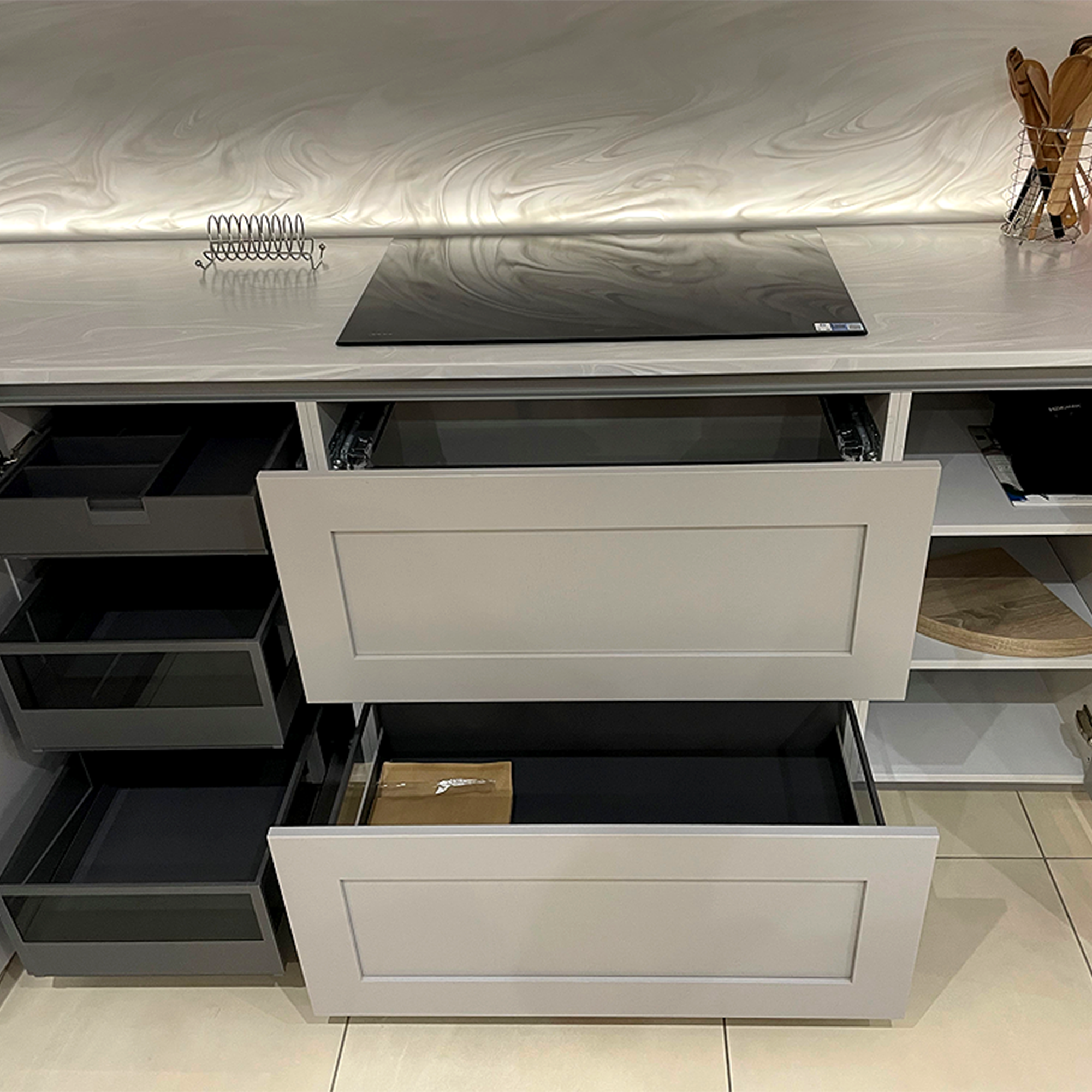 Hacker Pearl Grey & Pink Shaker Kitchen - Ex Display