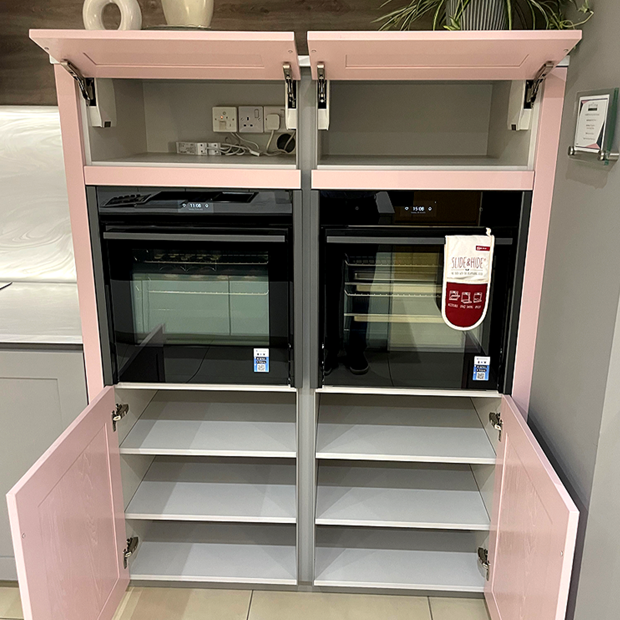Hacker Pearl Grey & Pink Shaker Kitchen - Ex Display