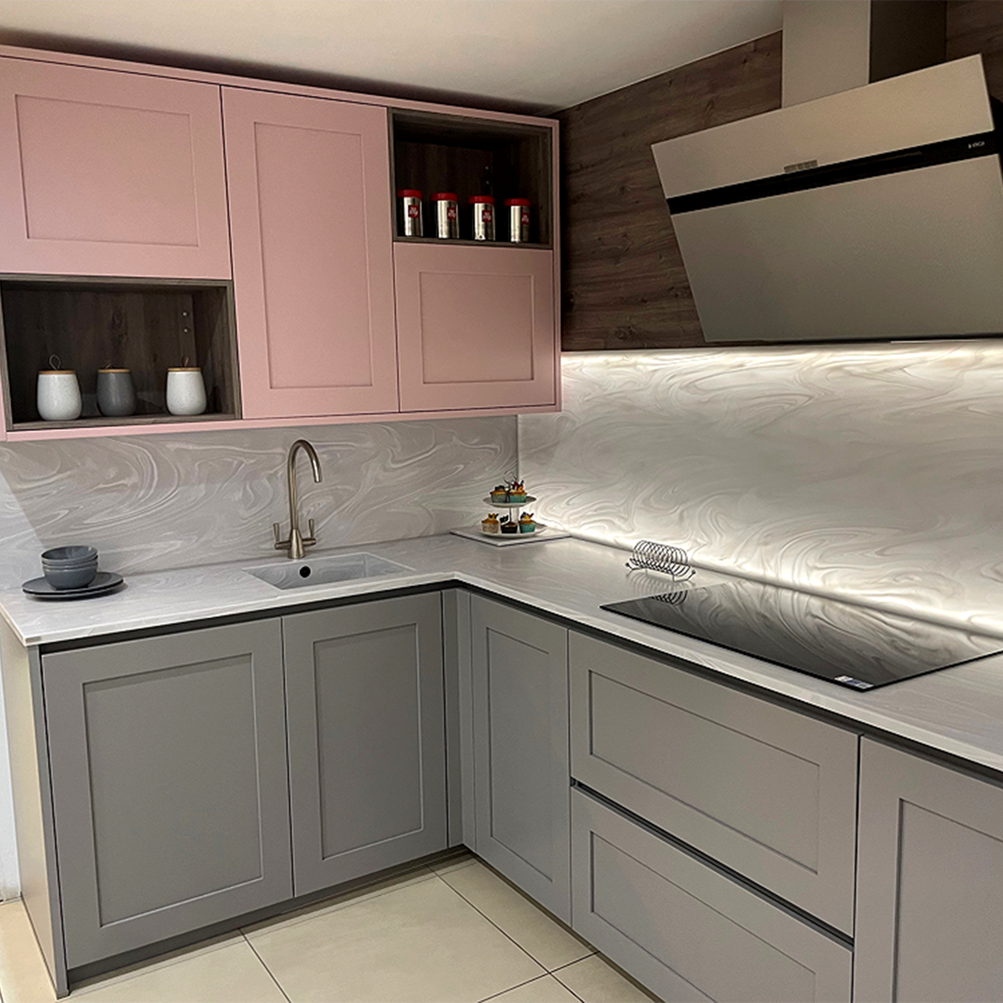 Hacker Pearl Grey & Pink Shaker Kitchen - Ex Display