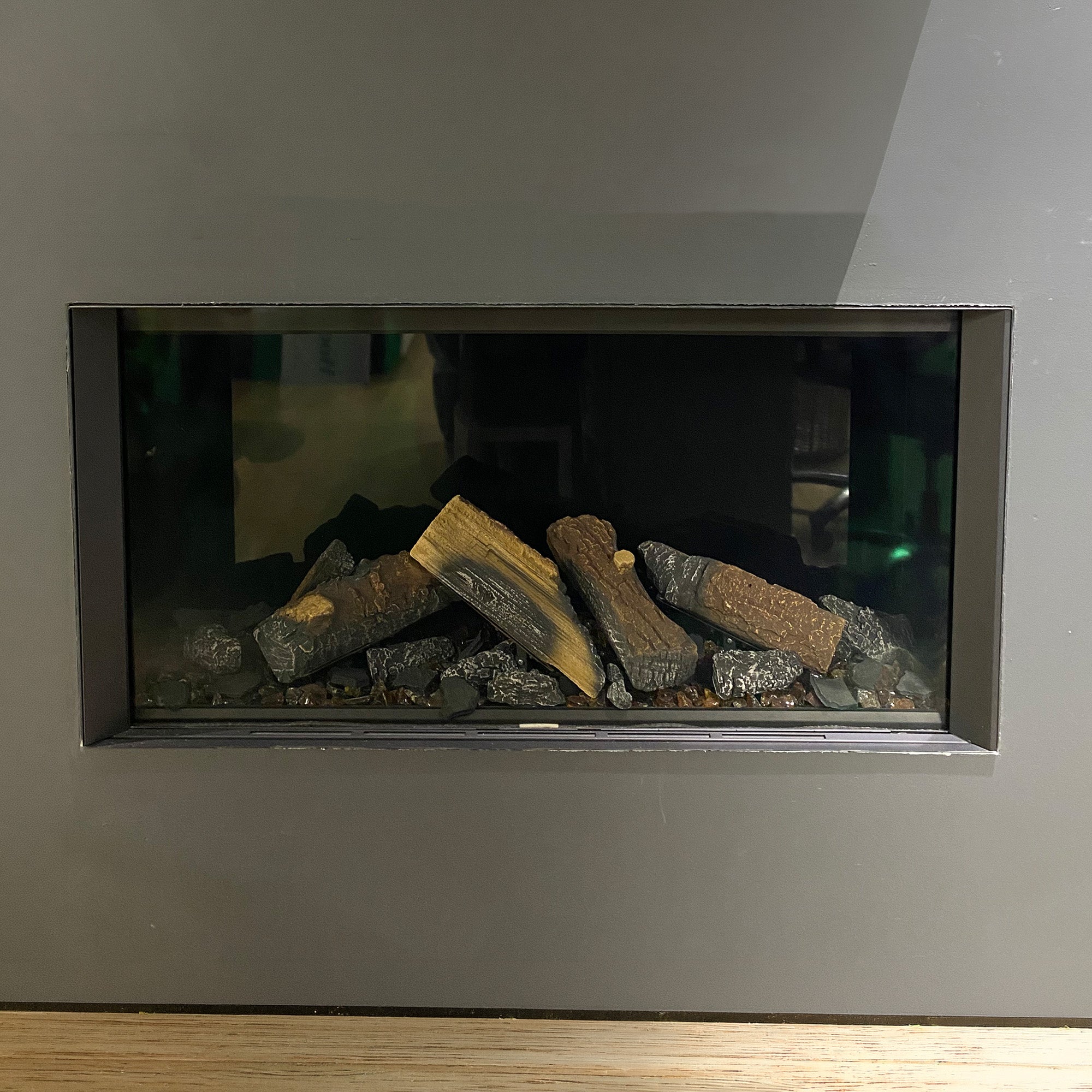 Gazco Reflex 105 Gas Inset Fire with Edge Kit and Black Glass Lining - Ex Display