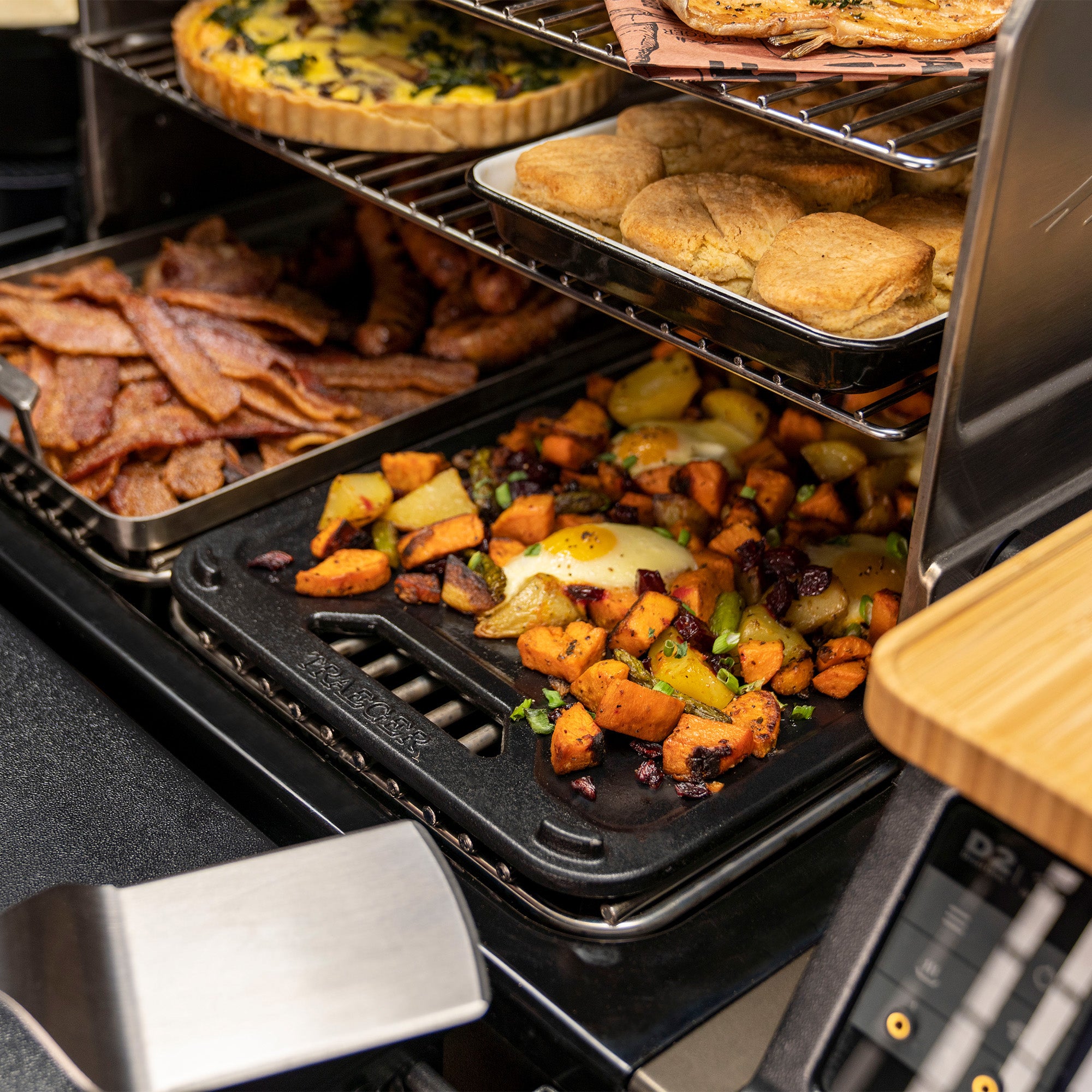 Traeger ModiFIRE® Reversible Cast Iron Griddle