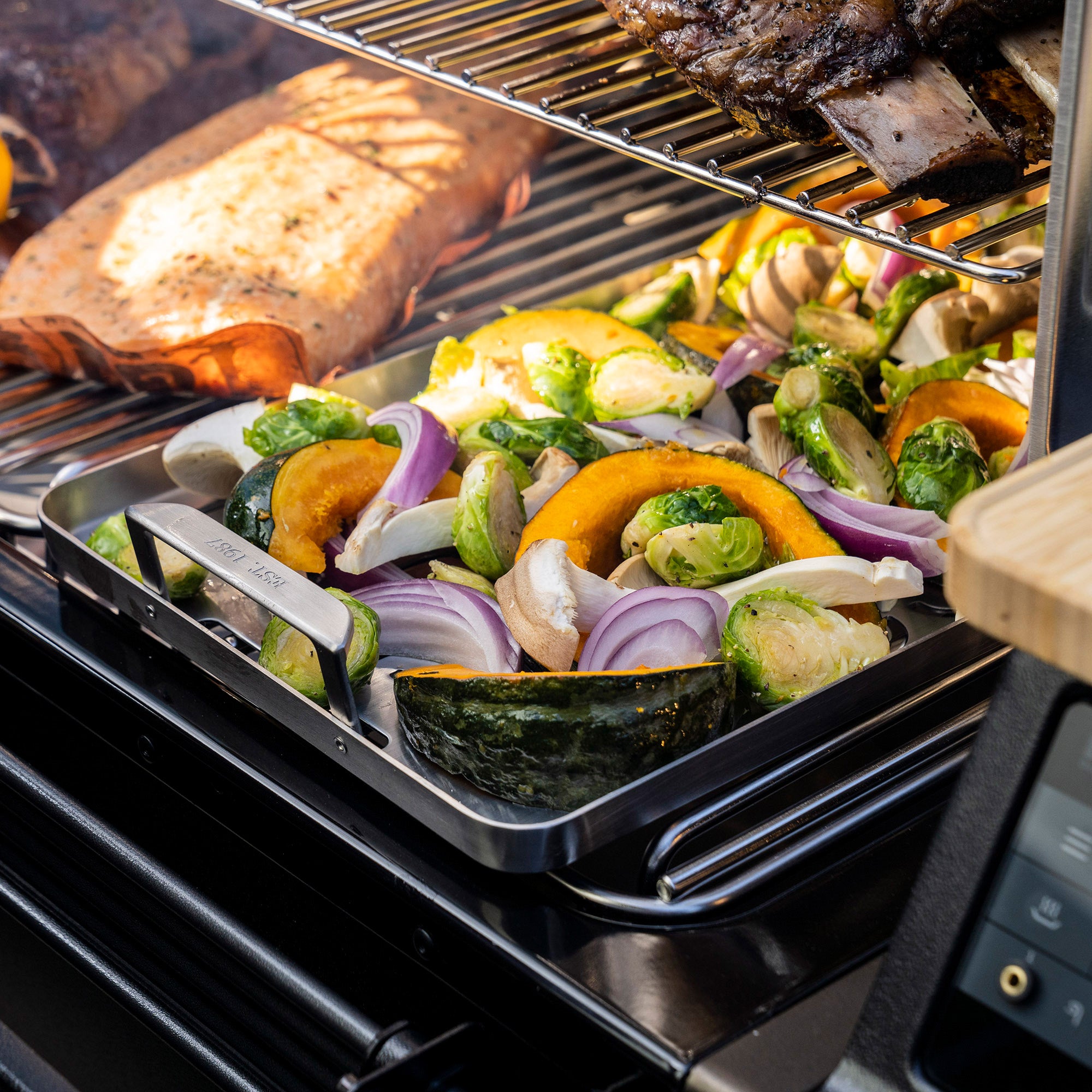 Traeger ModiFIRE® Fish & Veggie Stainless Steel Grill Tray
