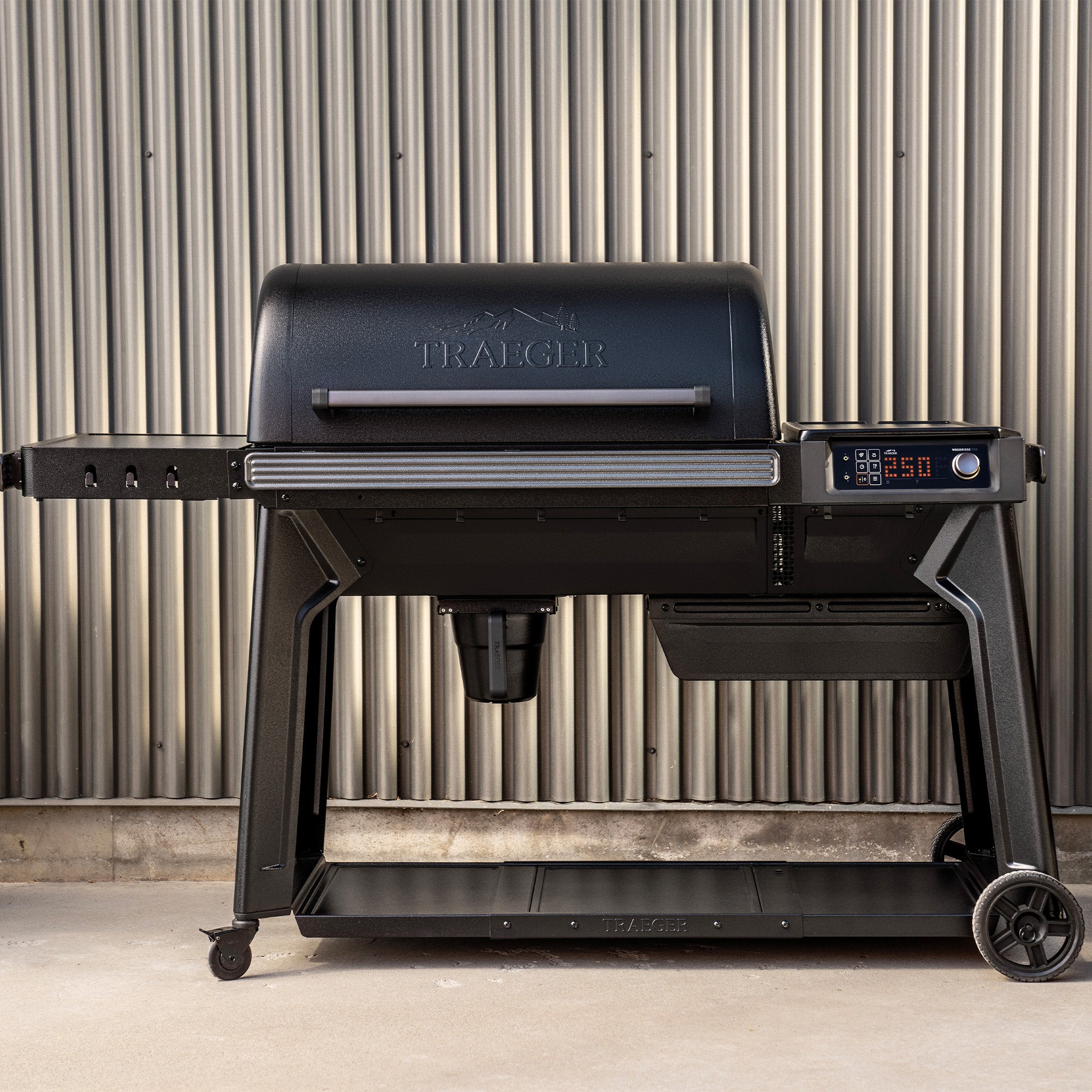 Traeger Woodridge Pro Wood Pellet Grill Smoker BBQ