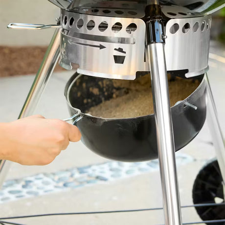 Weber Master Touch Charcoal BBQ 57cm - Smoke
