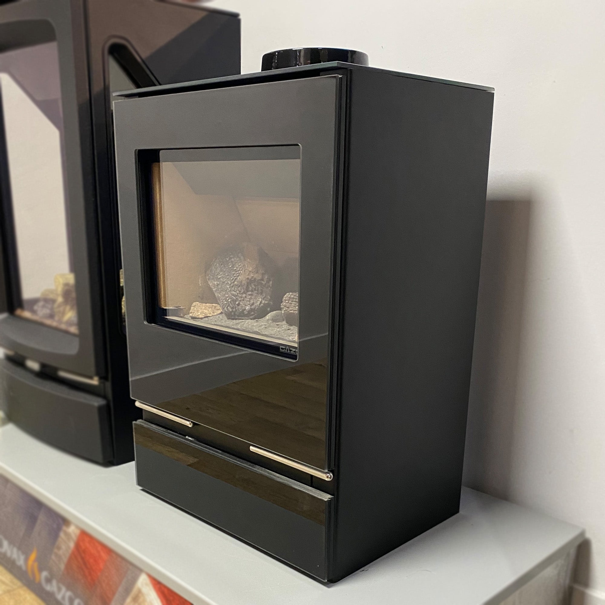 Gazco Vision Midi Top Exit with Black Glass – Natural Gas – Conventional Flue - Ex Display