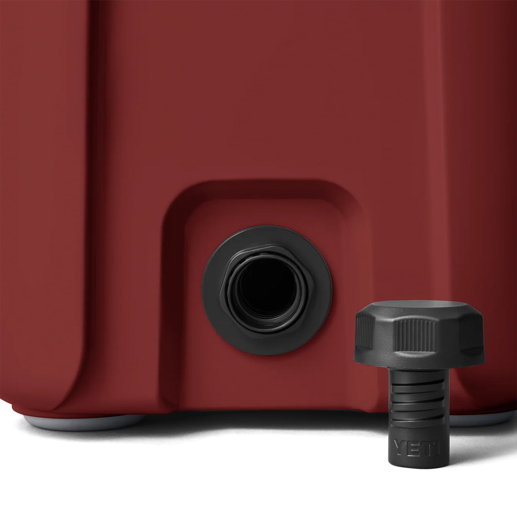 Yeti Roadie 15 Cool Box - Stag Red Limited Edition Colour