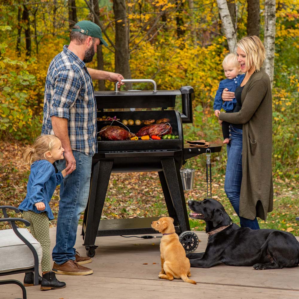 Pit Boss Pro 850 Wood Pellet Smoker - With WiFi Connectivity - Free 6-Piece Cast Iron Cooking Set Included
