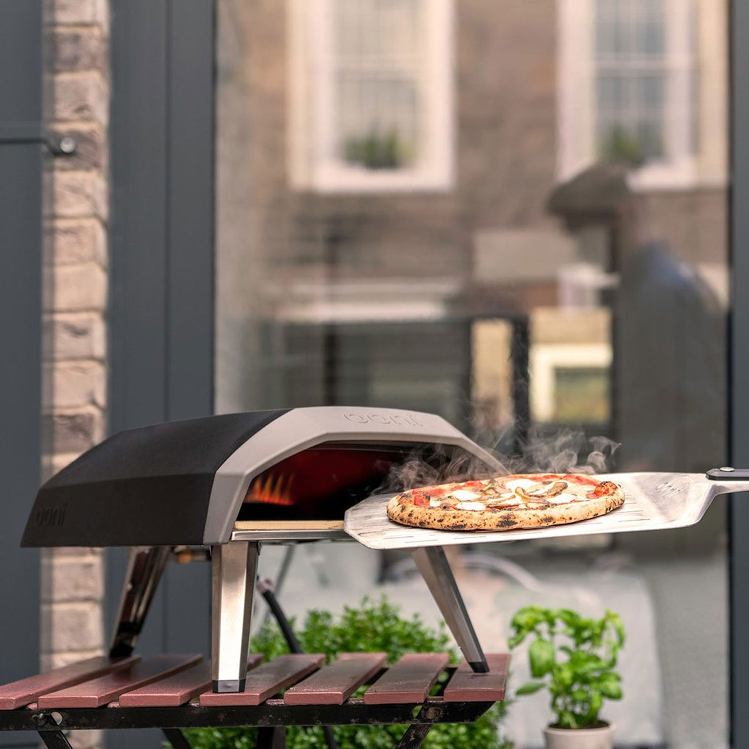 An image of Ooni Koda 12 Portable Gas Outdoor Pizza Oven